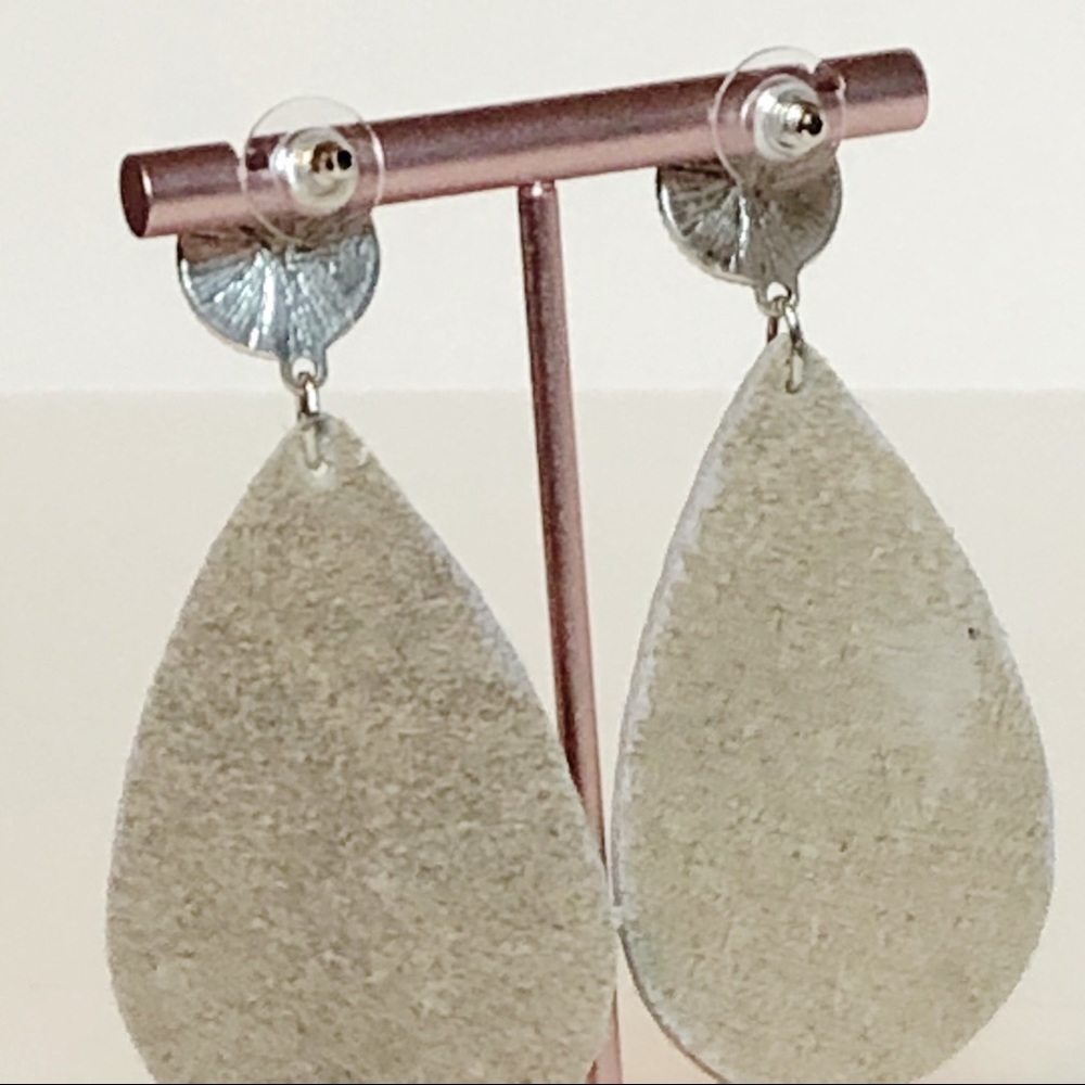 Genuine leather and turquoise leopard earrings - Picture 5 of 6